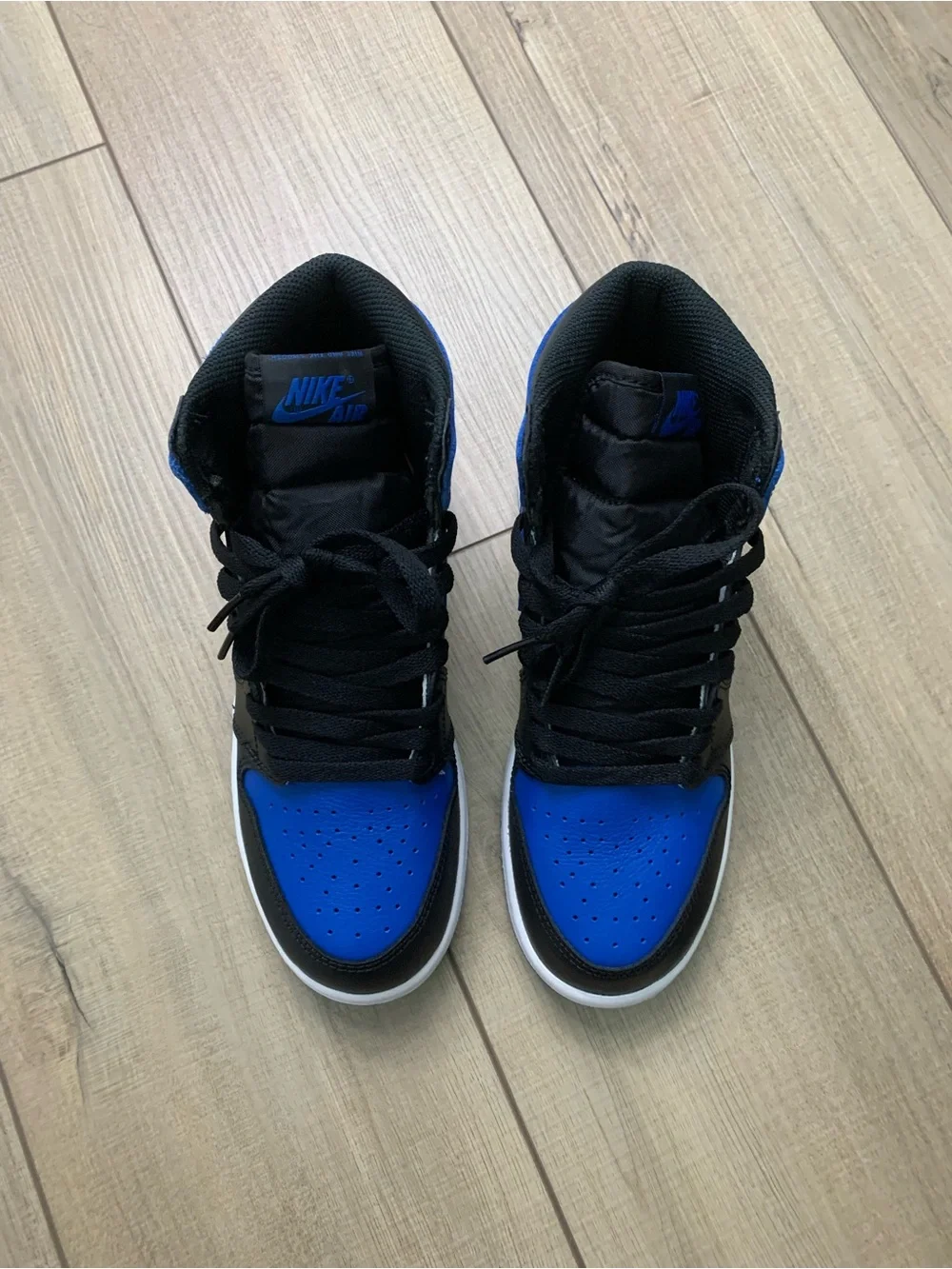 Nike Air Jordan 1 Retro High Black/Blue Sneakers